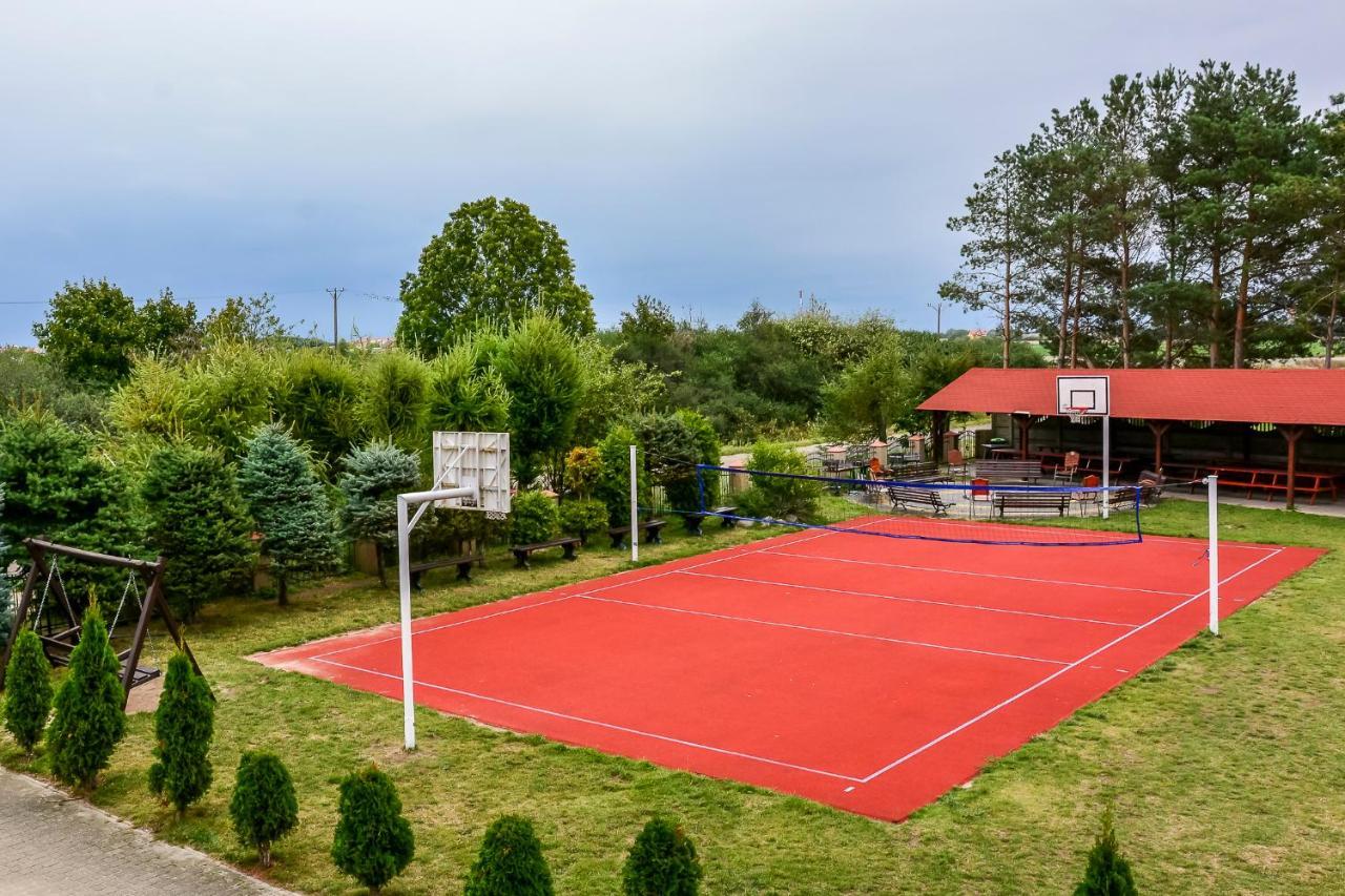 Osrodek Wczasowo-Kolonijny Bazylak Rewal Exterior foto